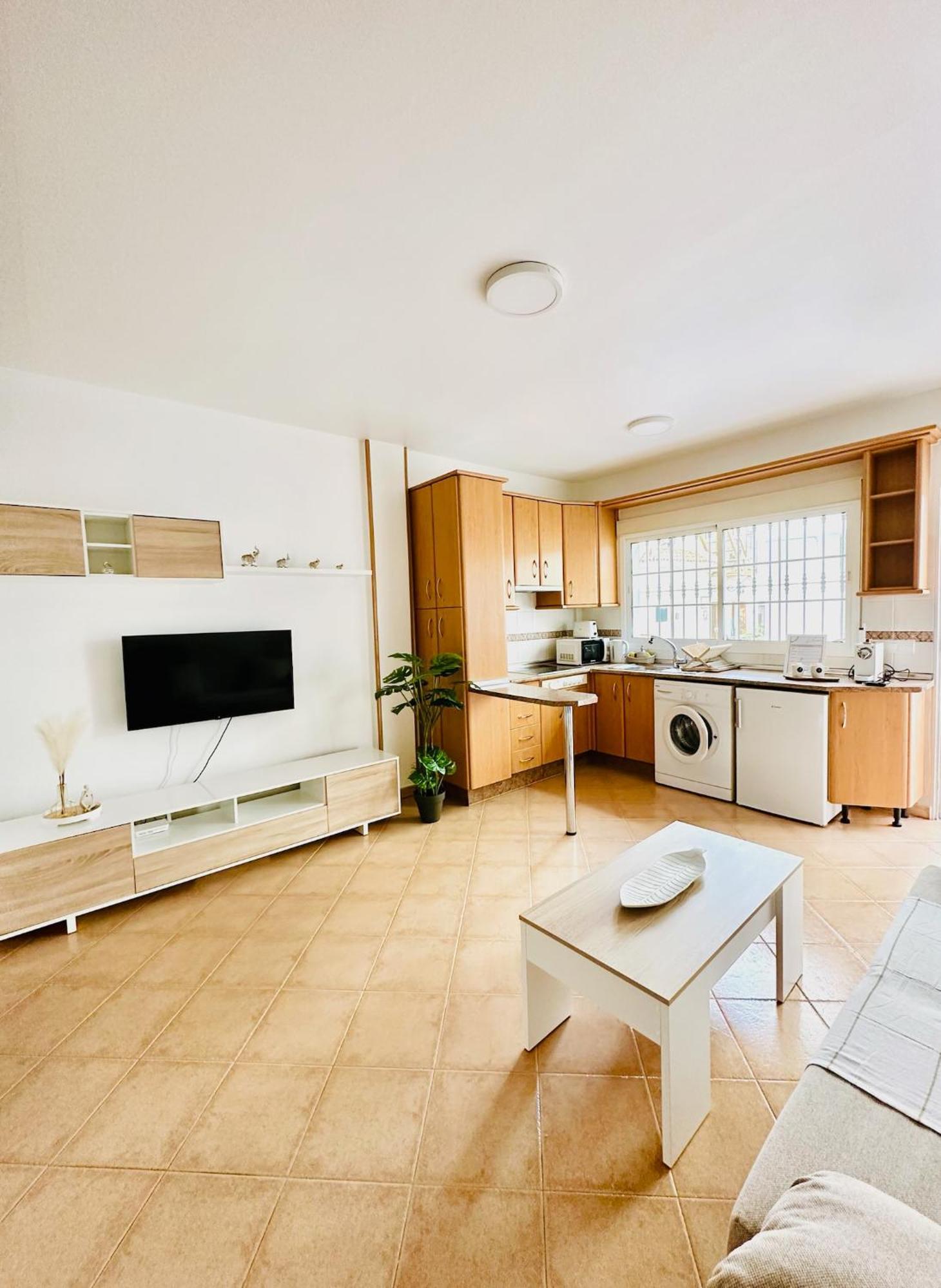 Centre Village Apartment 卡拉德米哈斯 外观 照片